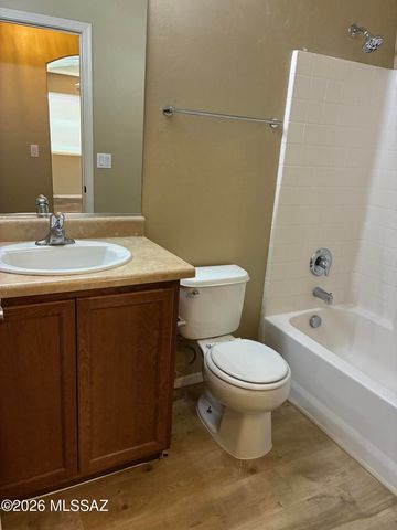 884 W Placita El Cauce Rico, Green Valley, AZ 85614