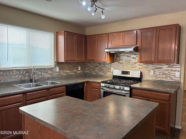 884 W Placita El Cauce Rico, Green Valley, AZ 85614