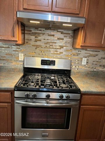 884 W Placita El Cauce Rico, Green Valley, AZ 85614