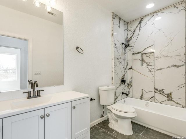 104 Flor Del Sol, San Antonio, TX 78264