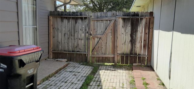 8527 Ashlawn Drive, Houston, TX 77083