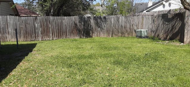 8527 Ashlawn Drive, Houston, TX 77083