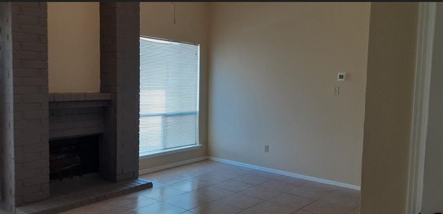 8527 Ashlawn Drive, Houston, TX 77083