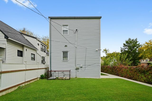 10560 S Lafayette Avenue, Chicago, IL 60628