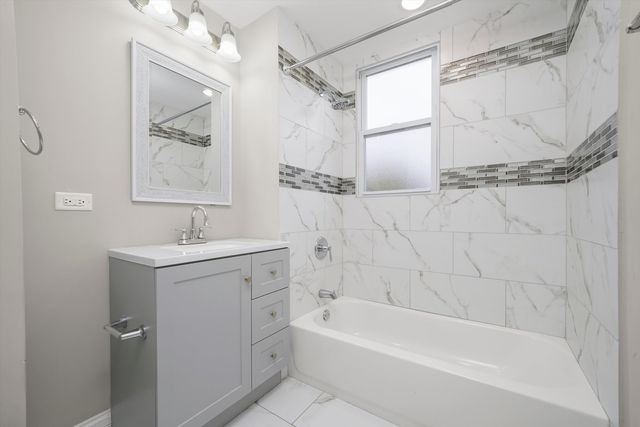 10560 S Lafayette Avenue, Chicago, IL 60628
