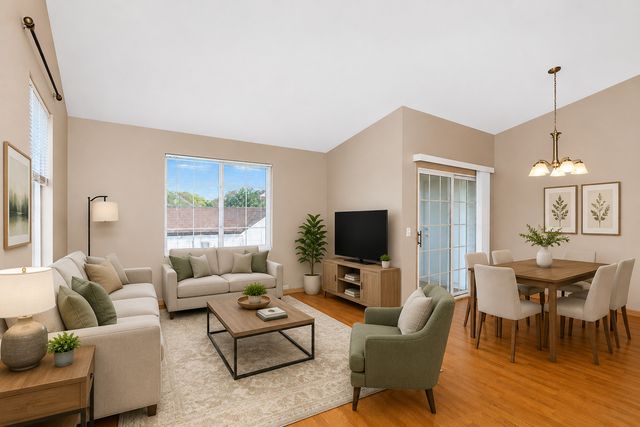 1623 Silverstone Drive 1623, Carpentersville, IL 60110