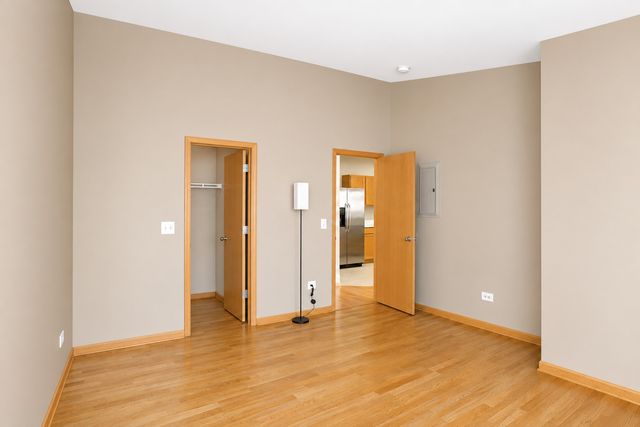 1623 Silverstone Drive 1623, Carpentersville, IL 60110