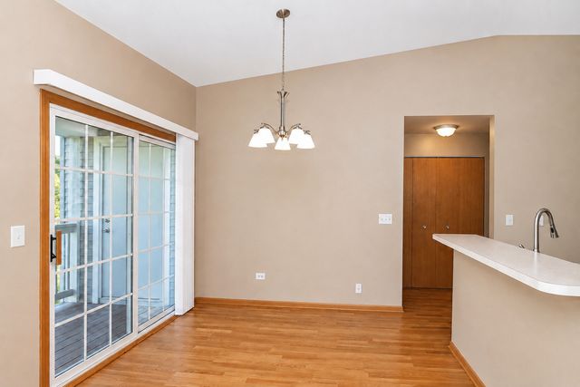 1623 Silverstone Drive 1623, Carpentersville, IL 60110