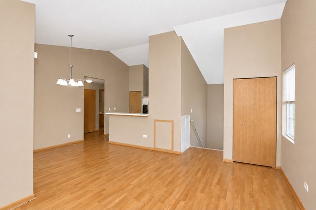 1623 Silverstone Drive 1623, Carpentersville, IL 60110