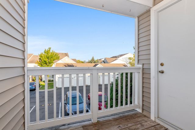 1623 Silverstone Drive 1623, Carpentersville, IL 60110