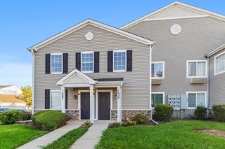 1623 Silverstone Drive 1623, Carpentersville, IL 60110