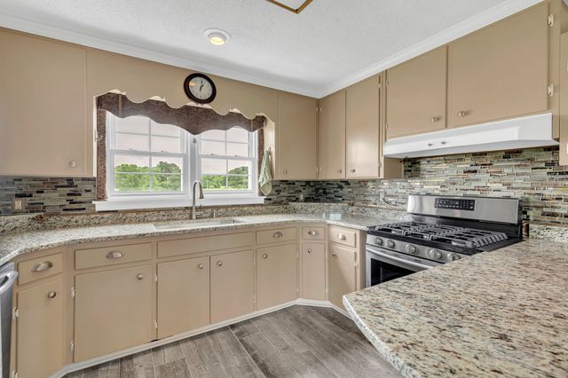 5630 Mansford Rd, Winchester, TN 37398
