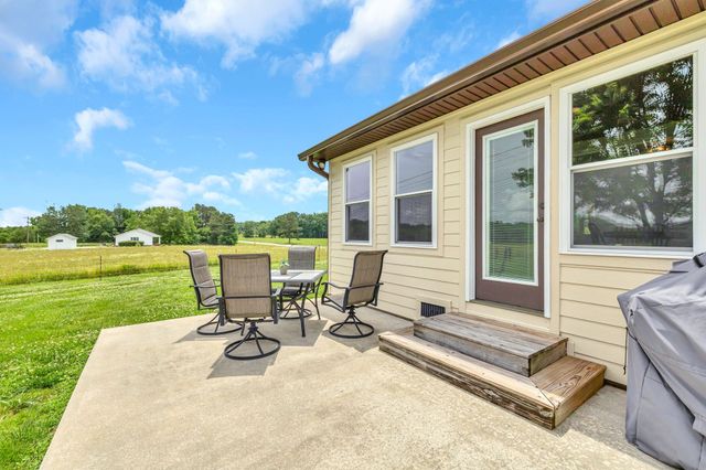 5630 Mansford Rd, Winchester, TN 37398