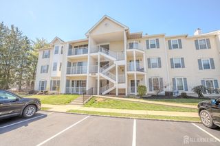 17 Pembrook Avenue, North Brunswick, NJ 08902