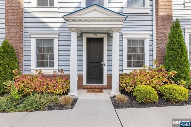 227 Bradley Drive, Wood Ridge, NJ 07075