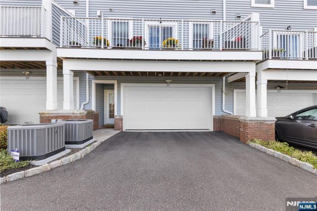 227 Bradley Drive, Wood Ridge, NJ 07075