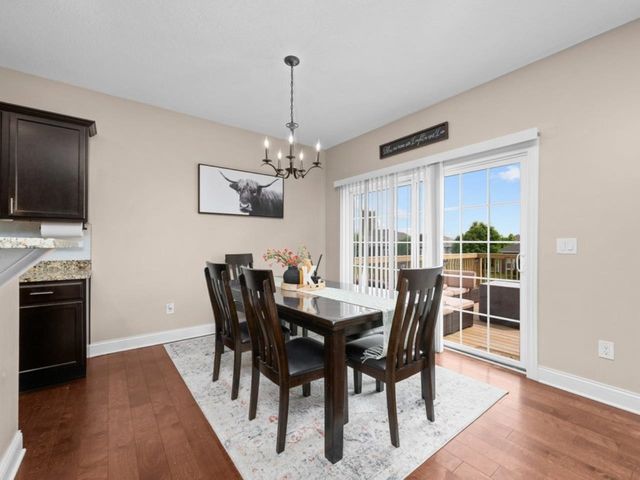 67 Cobblestone Lane, Le Claire, IA 52753