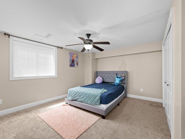 67 Cobblestone Lane, Le Claire, IA 52753