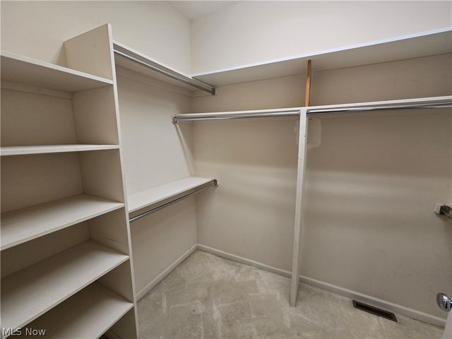 9910 Country Club Circle, Twinsburg, OH 44087