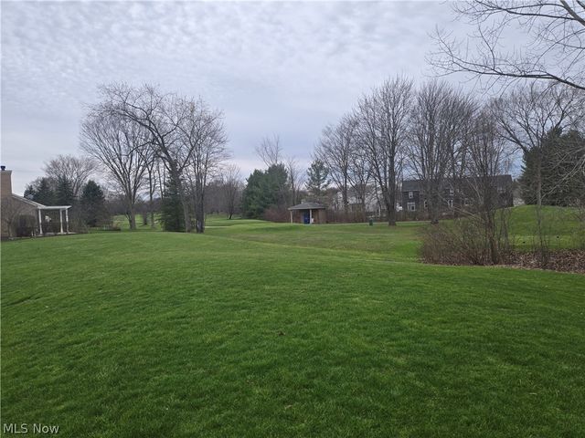 9910 Country Club Circle, Twinsburg, OH 44087