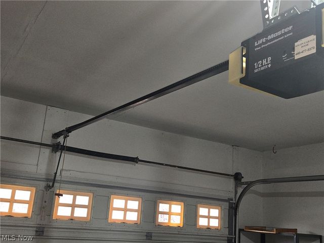 9910 Country Club Circle, Twinsburg, OH 44087