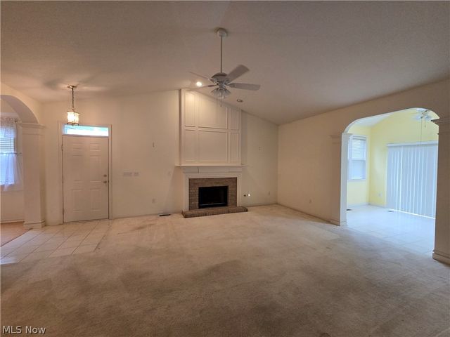 9910 Country Club Circle, Twinsburg, OH 44087