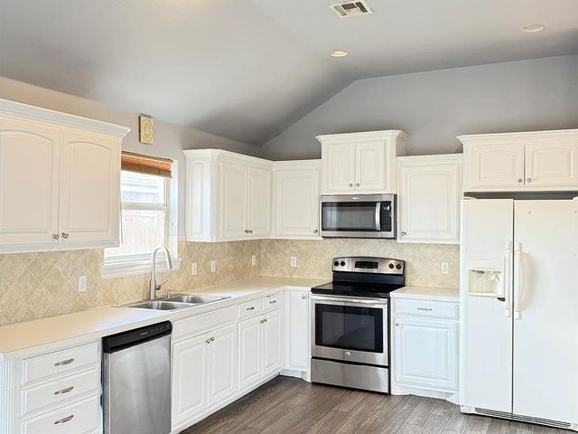 11000 SW 8th Street, Yukon, OK 73099