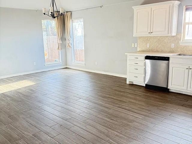 11000 SW 8th Street, Yukon, OK 73099