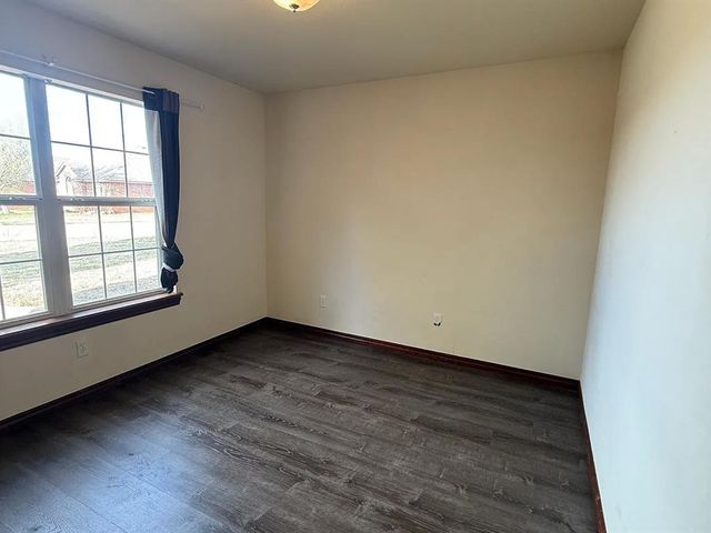 11000 SW 8th Street, Yukon, OK 73099