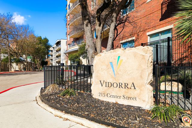 215 Center St Apt 1507, San Antonio, TX 78202