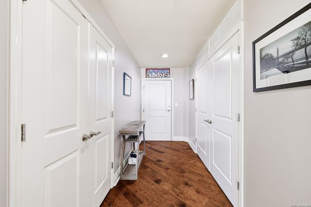 215 Center St Apt 1507, San Antonio, TX 78202