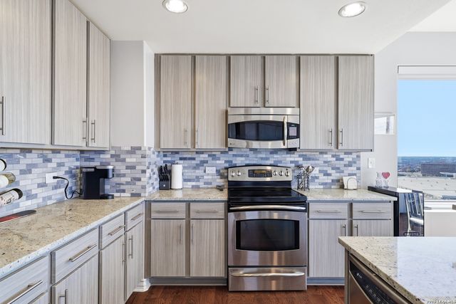 215 Center St Apt 1507, San Antonio, TX 78202