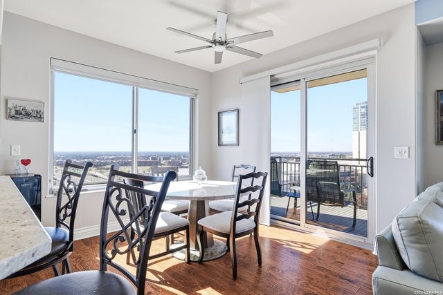 215 Center St Apt 1507, San Antonio, TX 78202