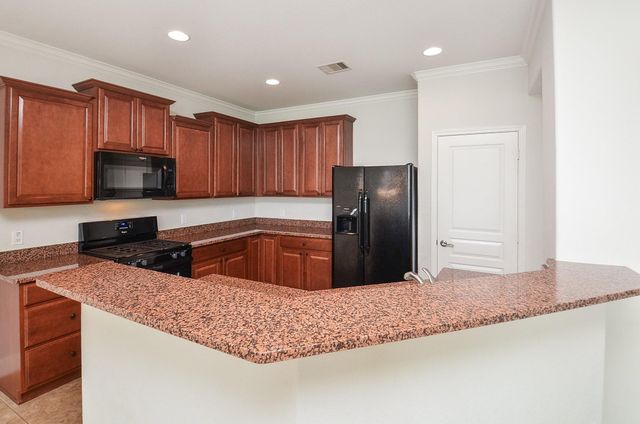527 Monterry Oaks Drive, Richmond, TX 77469