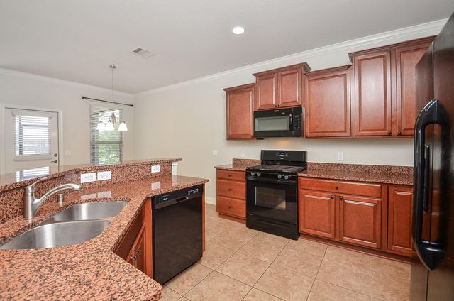 527 Monterry Oaks Drive, Richmond, TX 77469