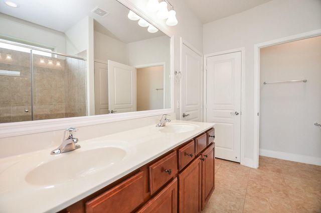 527 Monterry Oaks Drive, Richmond, TX 77469