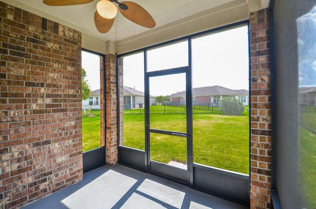 527 Monterry Oaks Drive, Richmond, TX 77469