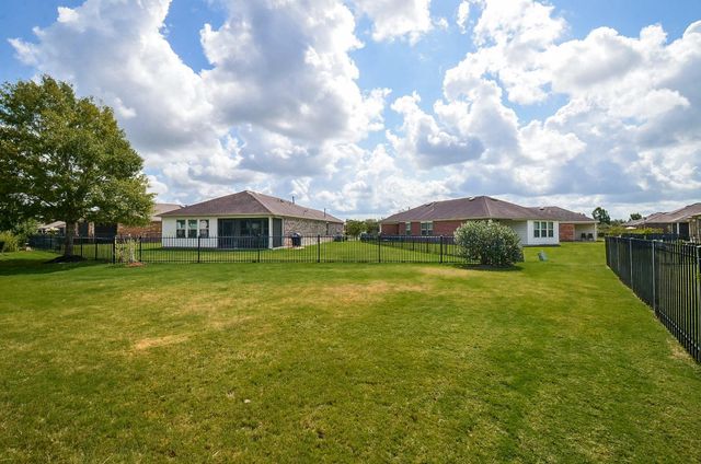 527 Monterry Oaks Drive, Richmond, TX 77469