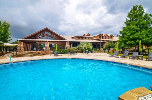 527 Monterry Oaks Drive, Richmond, TX 77469