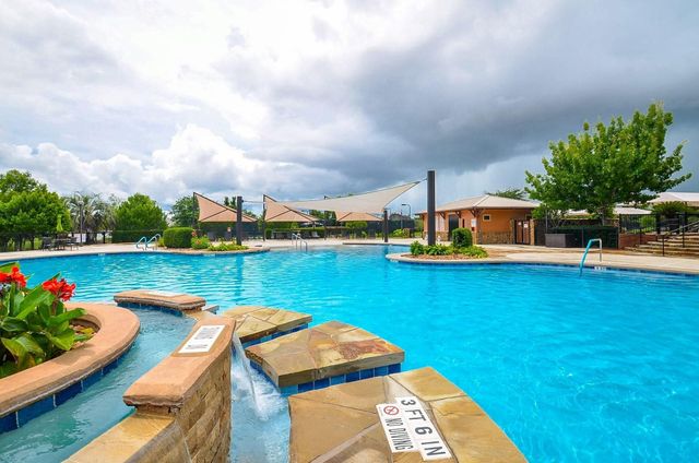 527 Monterry Oaks Drive, Richmond, TX 77469