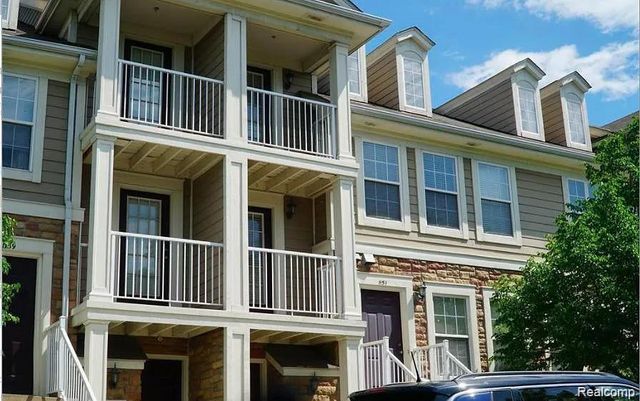 1091 Beaver Run Run, Troy, MI 48083