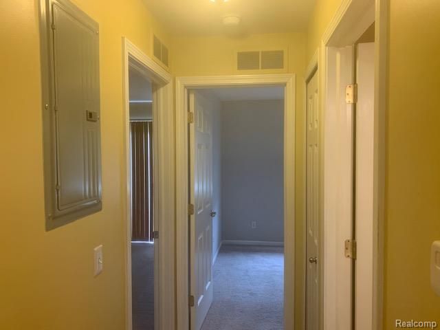 1091 Beaver Run Run, Troy, MI 48083
