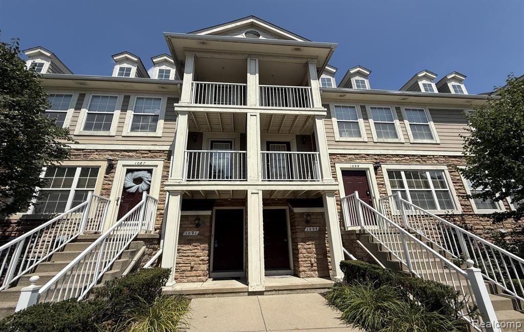 1091 Beaver Run Run, Troy, MI 48083