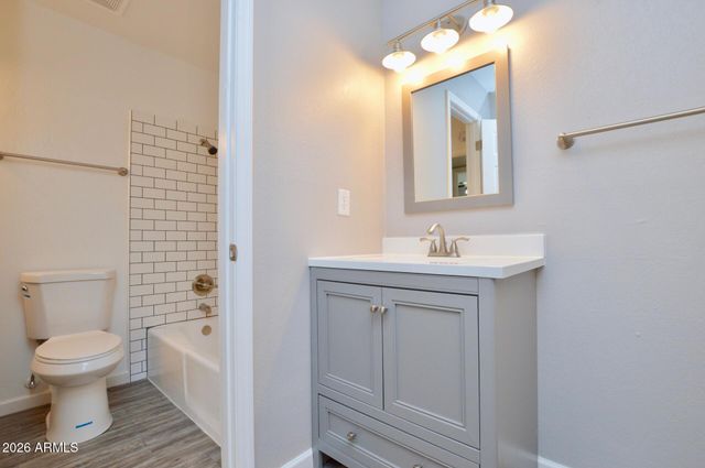 645 N ARROWHEAD Drive 4, Chandler, AZ 85224