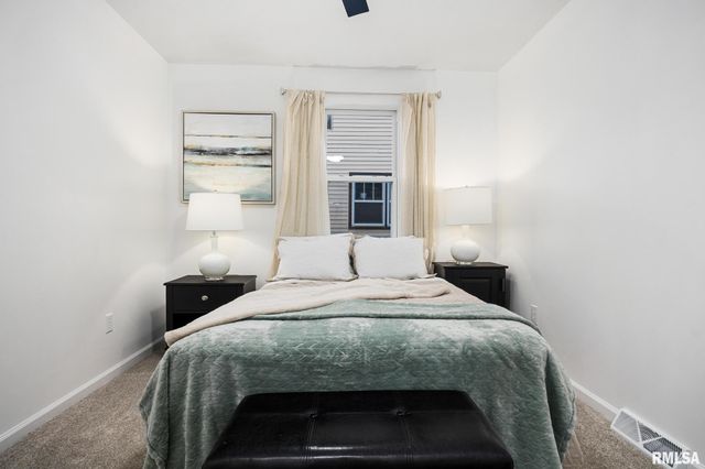 401 N HIGHLAND Avenue, Creve Coeur, IL 61610