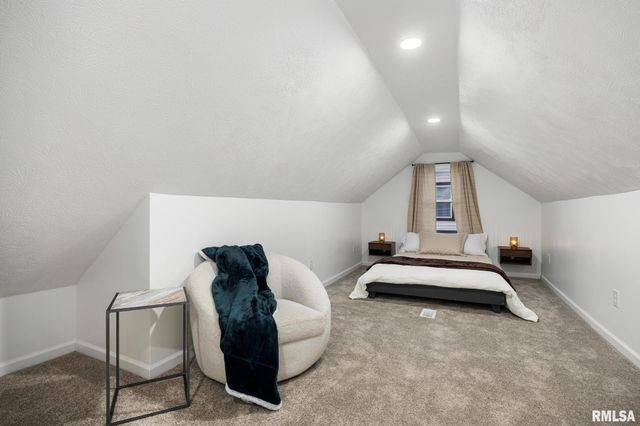 401 N HIGHLAND Avenue, Creve Coeur, IL 61610