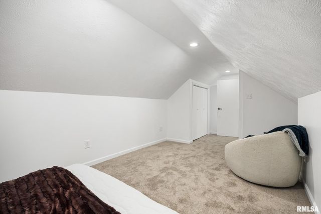 401 N HIGHLAND Avenue, Creve Coeur, IL 61610