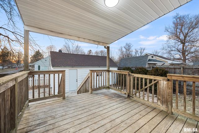 401 N HIGHLAND Avenue, Creve Coeur, IL 61610