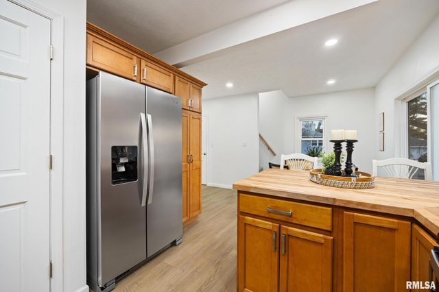 401 N HIGHLAND Avenue, Creve Coeur, IL 61610