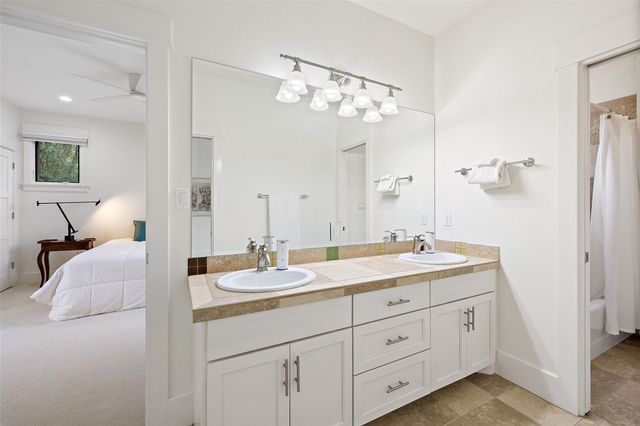 3413 Bunny RUN, Austin, TX 78746